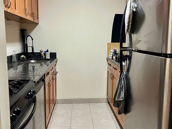 5th image of 7002 Kennedy Blvd E APT 26F