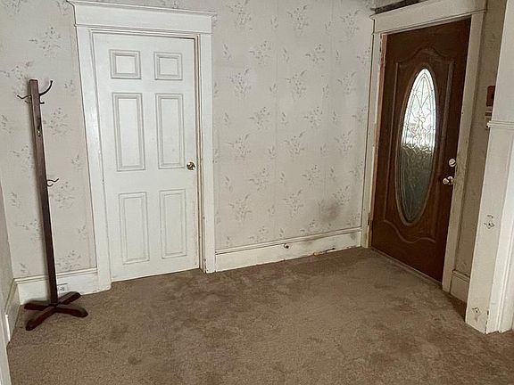 3rd image of 1021 Walnut St