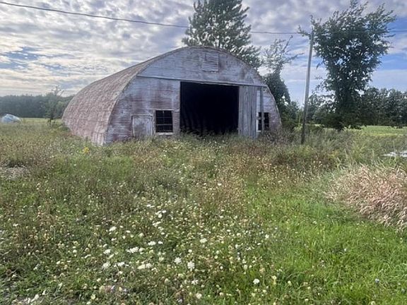 3rd image of 5250 School Rd