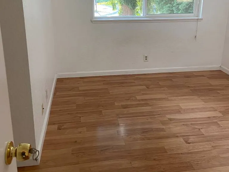 34th Ave NE — Photo 18