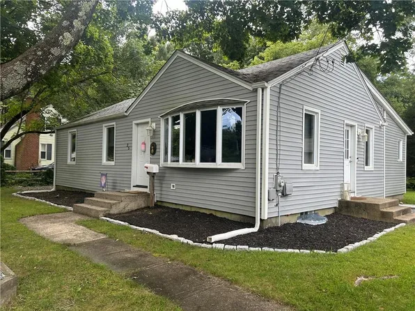 25 Ewing Rd, North Kingstown, RI 02852