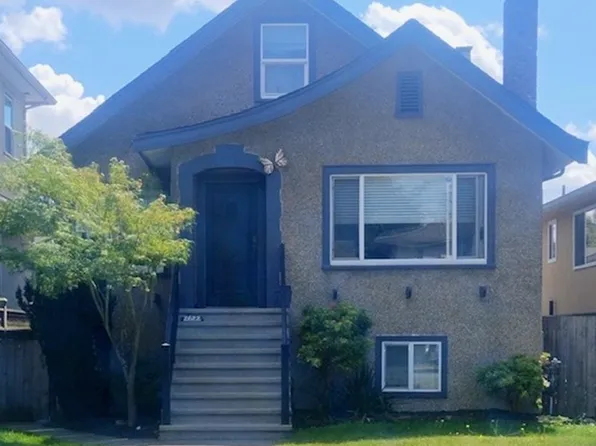 2622 Charles St, Vancouver, BC V5K 3A5