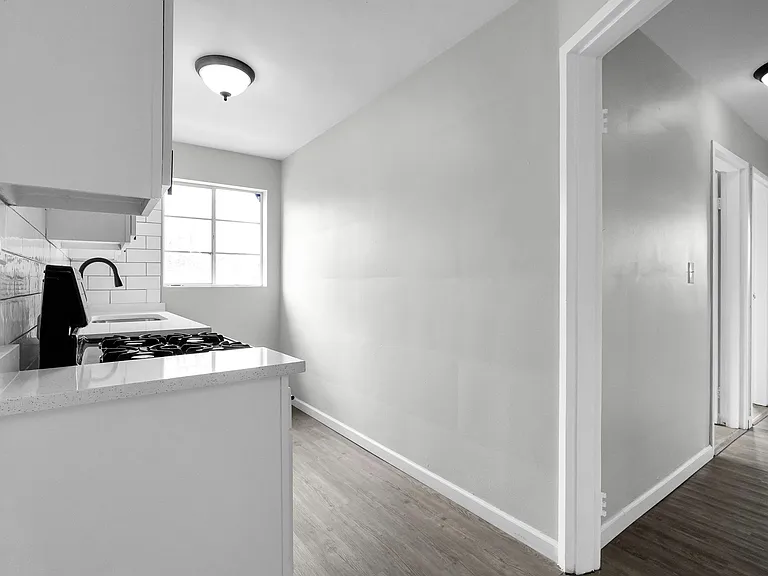 61 N 21st St #C — Photo 9