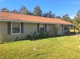 423 Tide St, Waveland, MS 39576