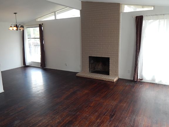 3rd image of 2356 Cottage Way