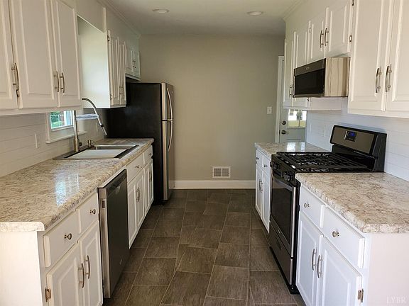 4th image of 1645 McKinney Ave