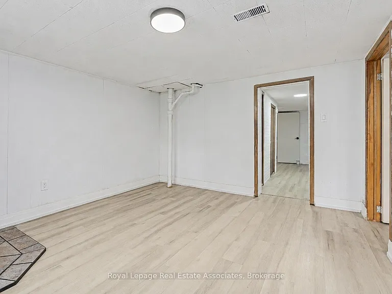 18 Shelley St — Photo 14