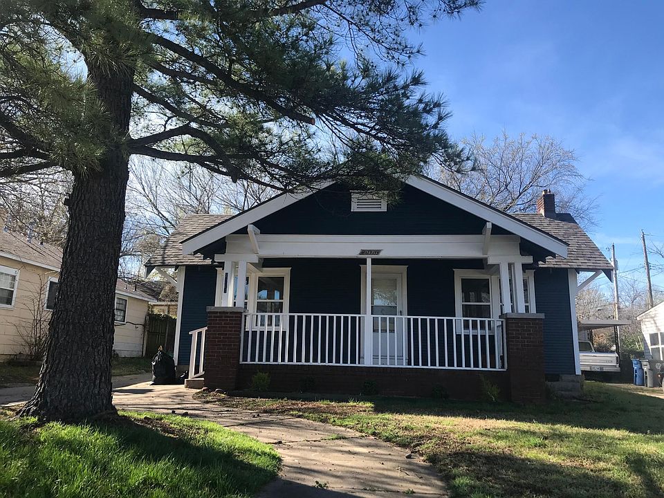 1st image of 2920 E 1st St S