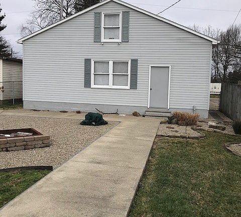 2nd image of 485 W 5th St