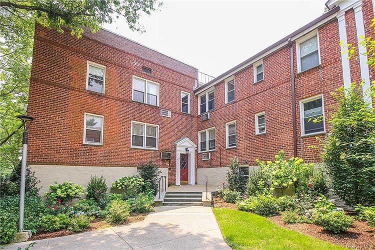 1st image of 320 Palmer Ter APT 2E