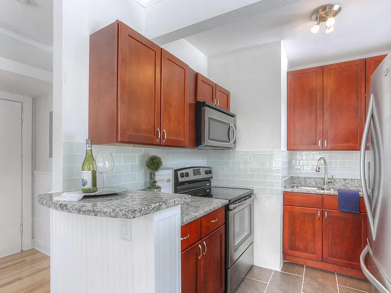 2904 W Estrella St #5 — Photo 6