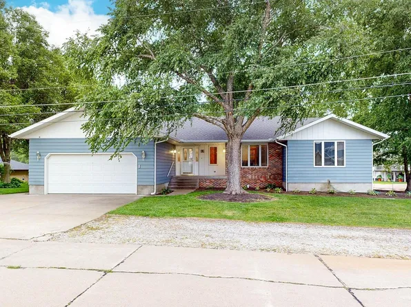 9 Driftwood Dr, Columbus, NE 68601