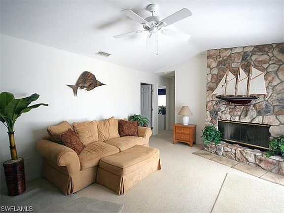 2nd image of 2604 SW 35th Ter