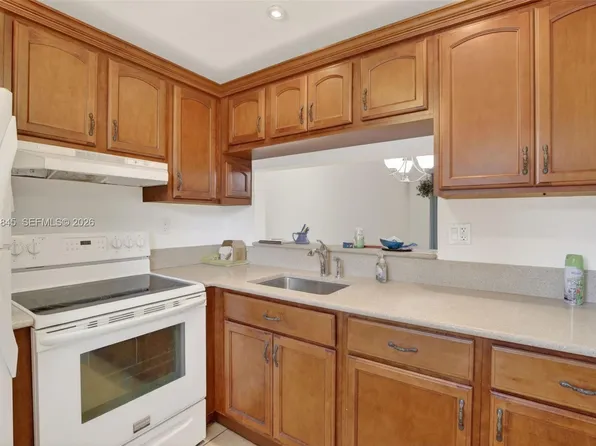 9090 Lime Bay Blvd APT 203, Tamarac, FL 33321