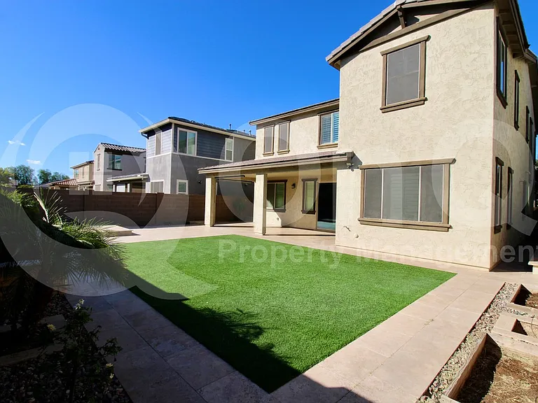 241 E Wisteria Dr — Photo 24
