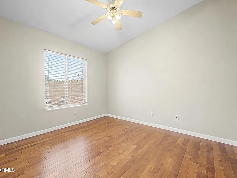 558 W Bluefield Ave — Photo 17