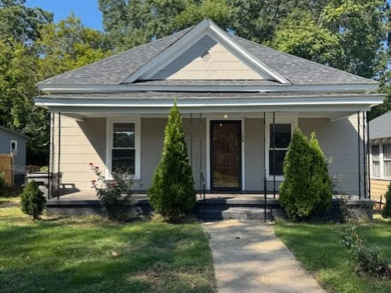 136 Home St — Photo 1