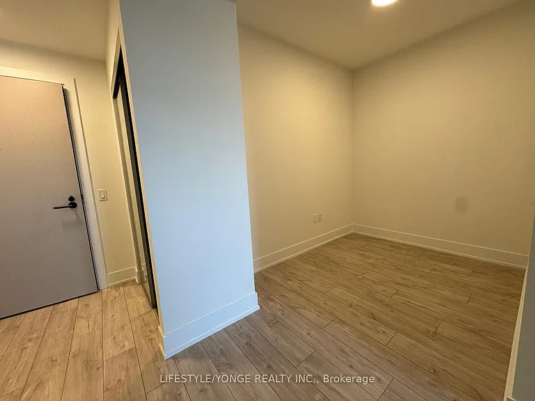 858 Dupont St #817 — Photo 11