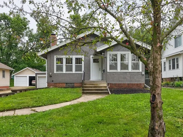 320 W 9th St S, Newton, IA 50208