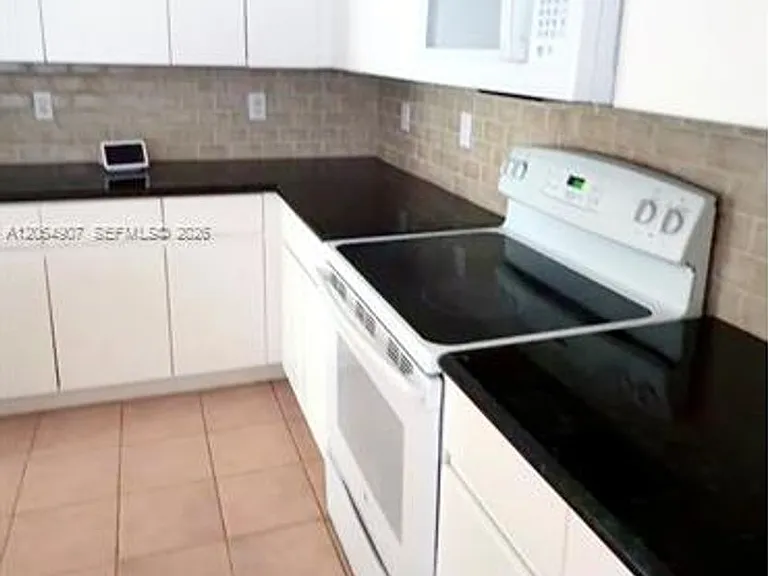 1064 Cedar Falls Dr #1064 — Photo 1