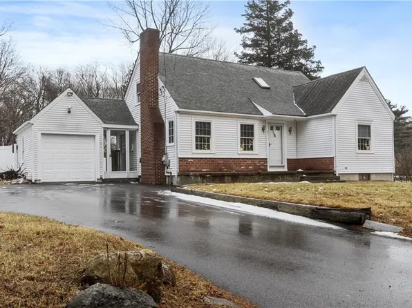 2 Reservoir Ave, Johnston, RI 02919