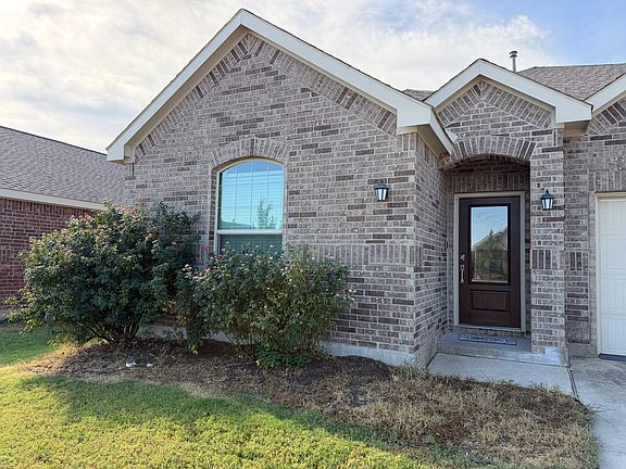 3rd image of 1613 Avery Pointe Dr