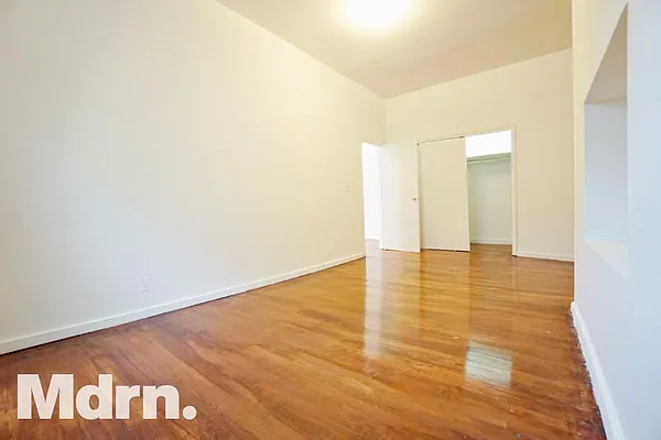 Rented by Mdrn Residential | media 14