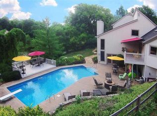 901 Squire Hill Ct, Crescent Springs, KY