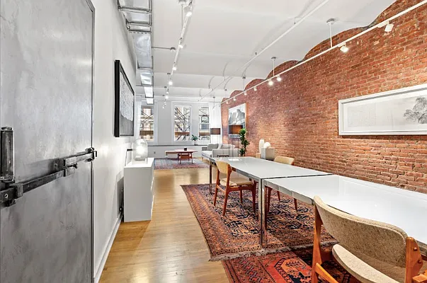 Sold by R New York | media 6