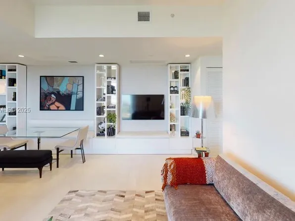 2000 Metropica Way #1701, Sunrise, FL 33323