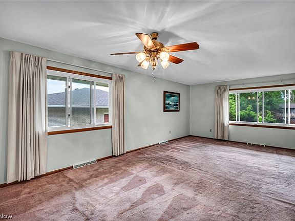 5th image of 5701 Rousseau Dr