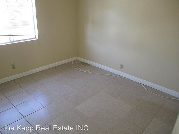 5th image of 208 E Santa Barbara St APT E