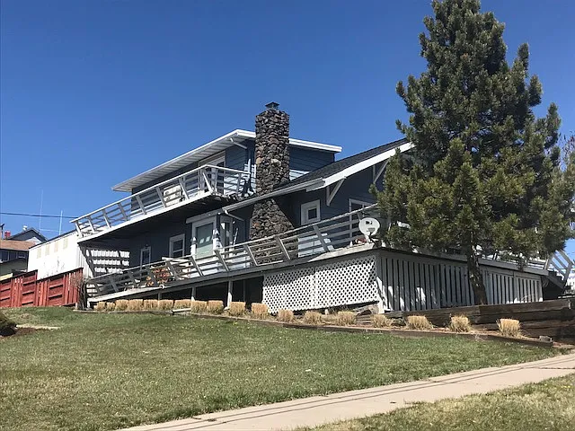 523 Lincoln St photo 1