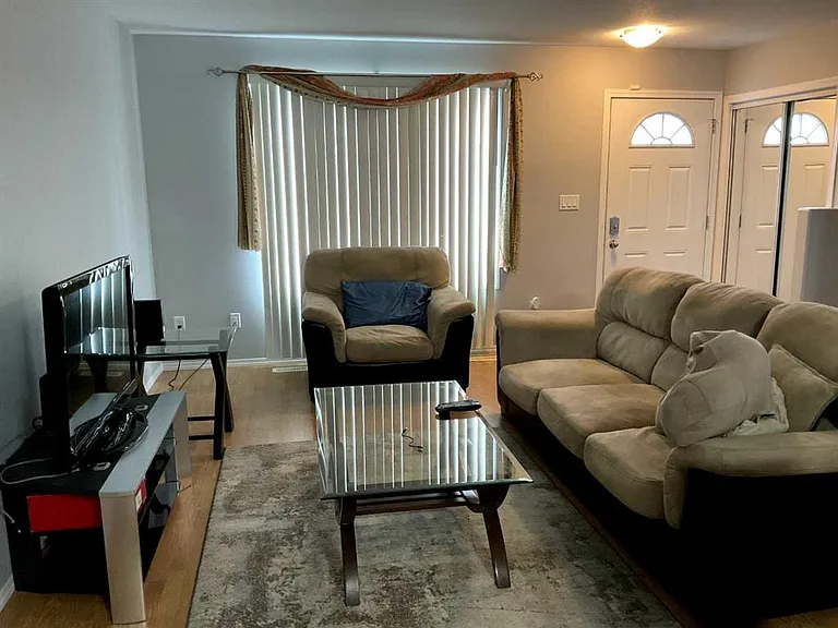 4801 47th Ave #206 — Photo 3