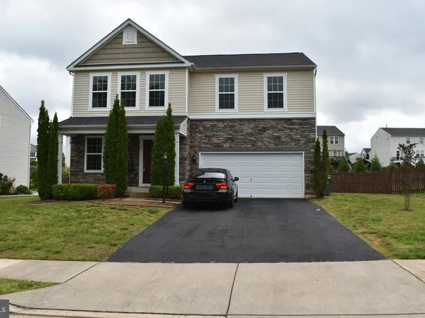 15 Hopkins Branch Way, Fredericksburg, VA 22406