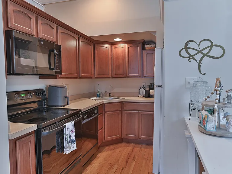 506 West Main St — Photo 3