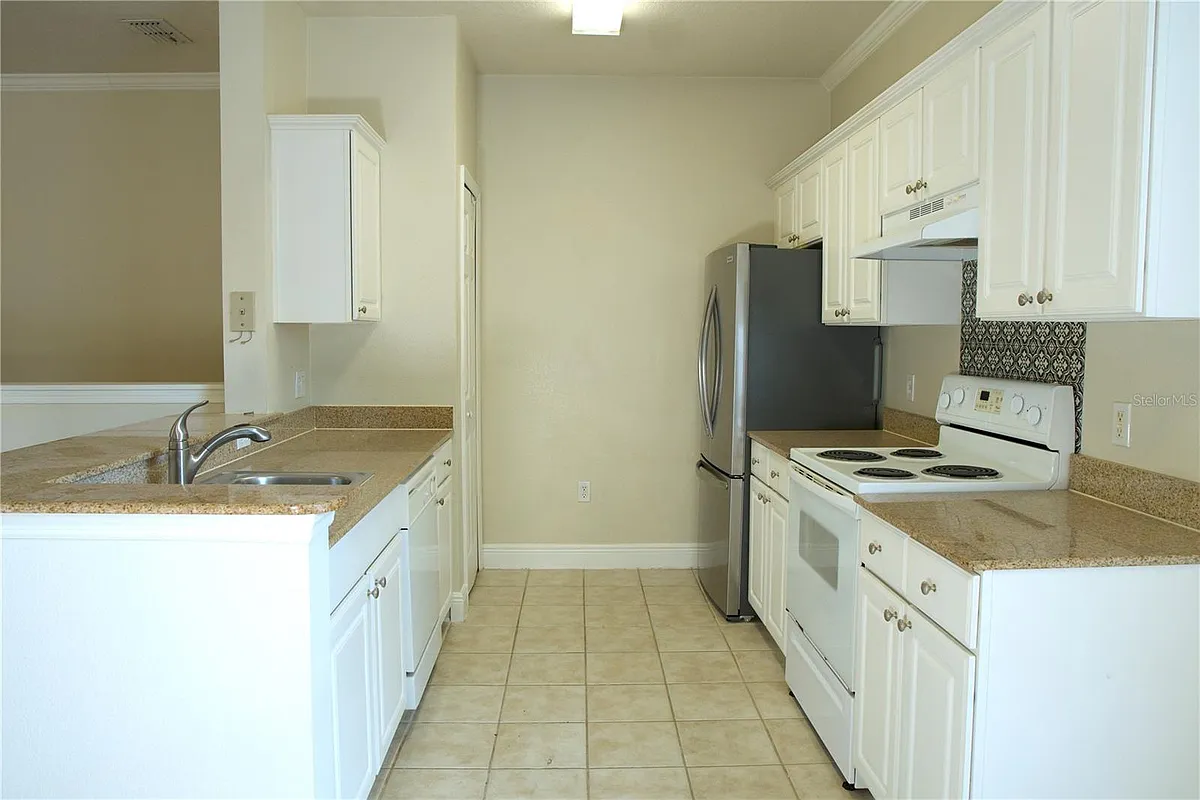 Building Photo - 233 Southern Pecan Cir #101
