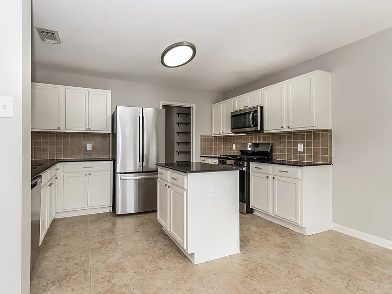 3330 Legends Mill Dr — Photo 6