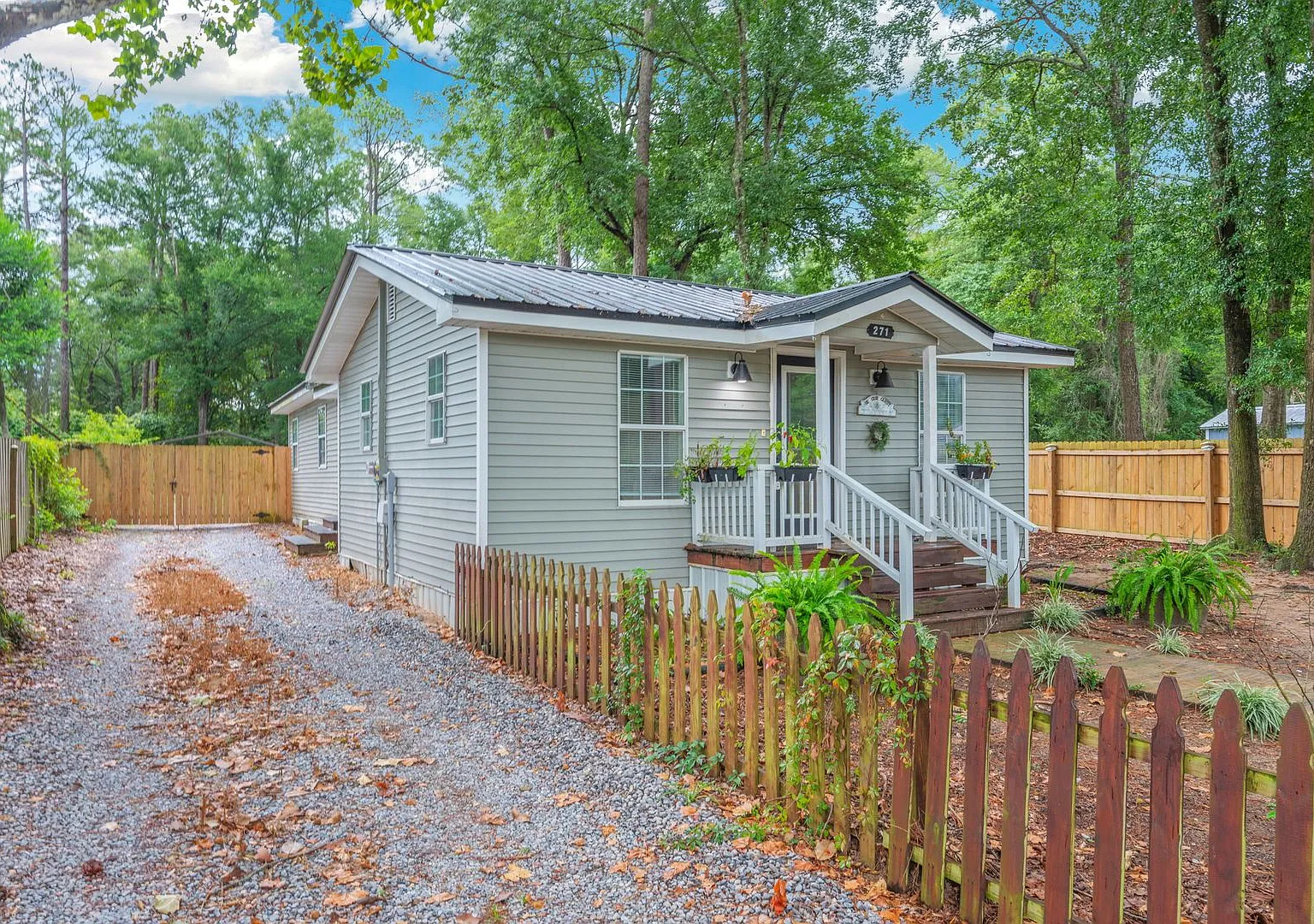 Move In Special!! $500 Off First Month's Rent! — Photo 3