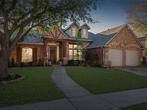 3rd image of 307 Scarlet Dr