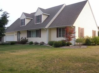 116 S Indiana St, Easton, IL 62664