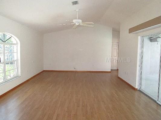 4th image of 1897 N Salford Blvd