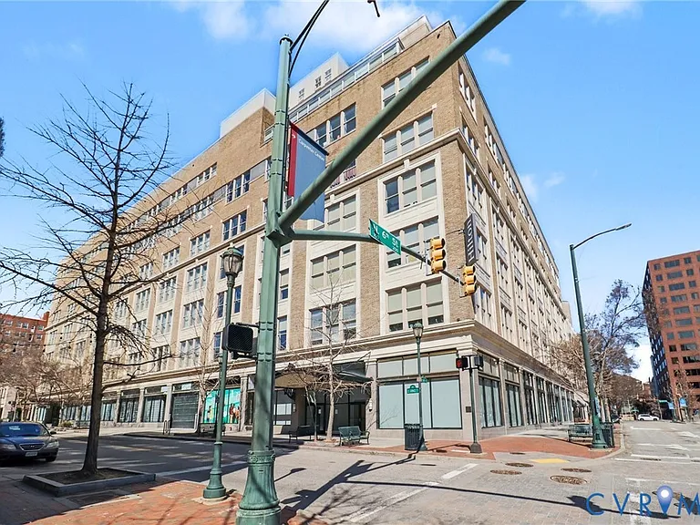 230 N 6th St #U325 — Photo 2
