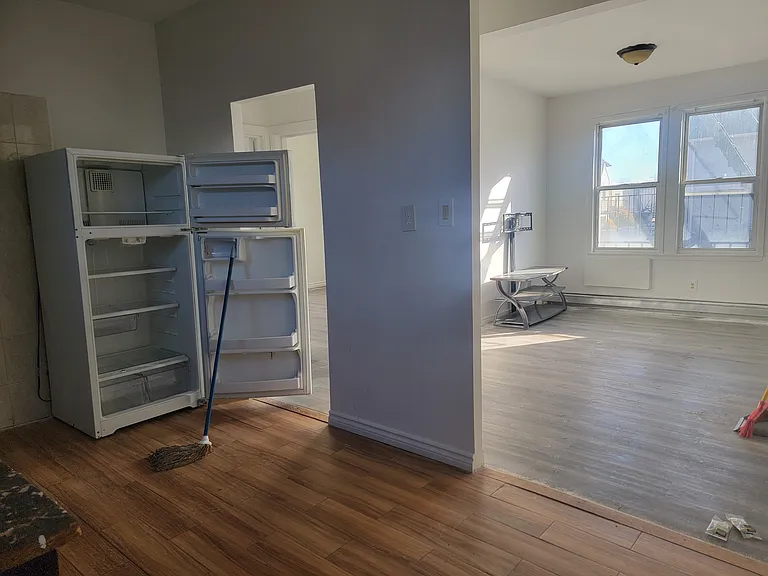 140 Beach 60th St #1-R — Photo 3