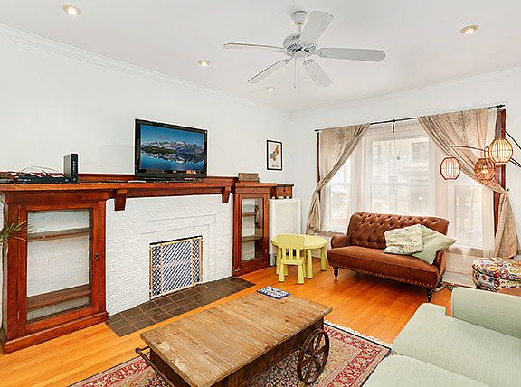 4th image of 916 W Waveland Ave #1