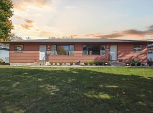 3725-3727 W Karstens Dr, Madison, WI 53704