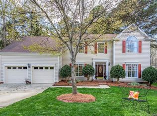 1112 Weeping Willow Ln, Matthews, NC 28105