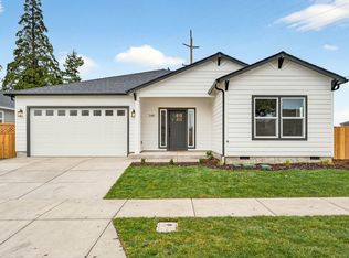 348 Cascade Dr, Central Point, OR 97502