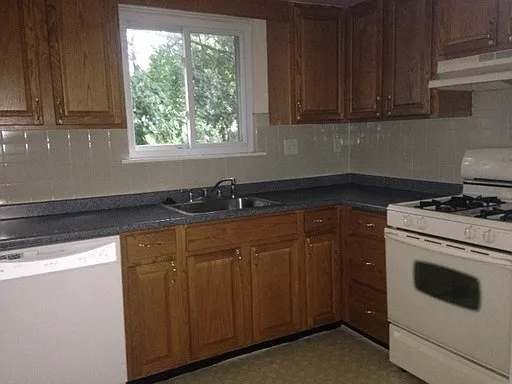 13 Woodland Ave photo 1