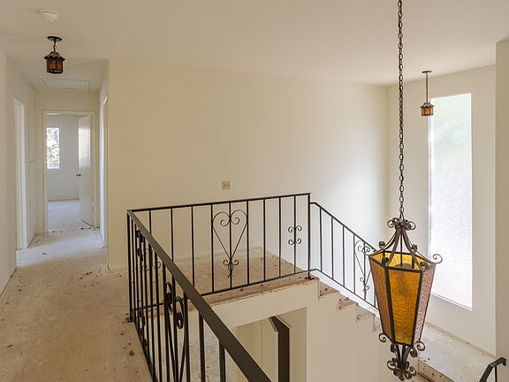 5th image of 2920 Hawkridge Dr